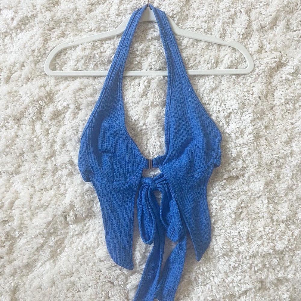 BLUE going out top!!